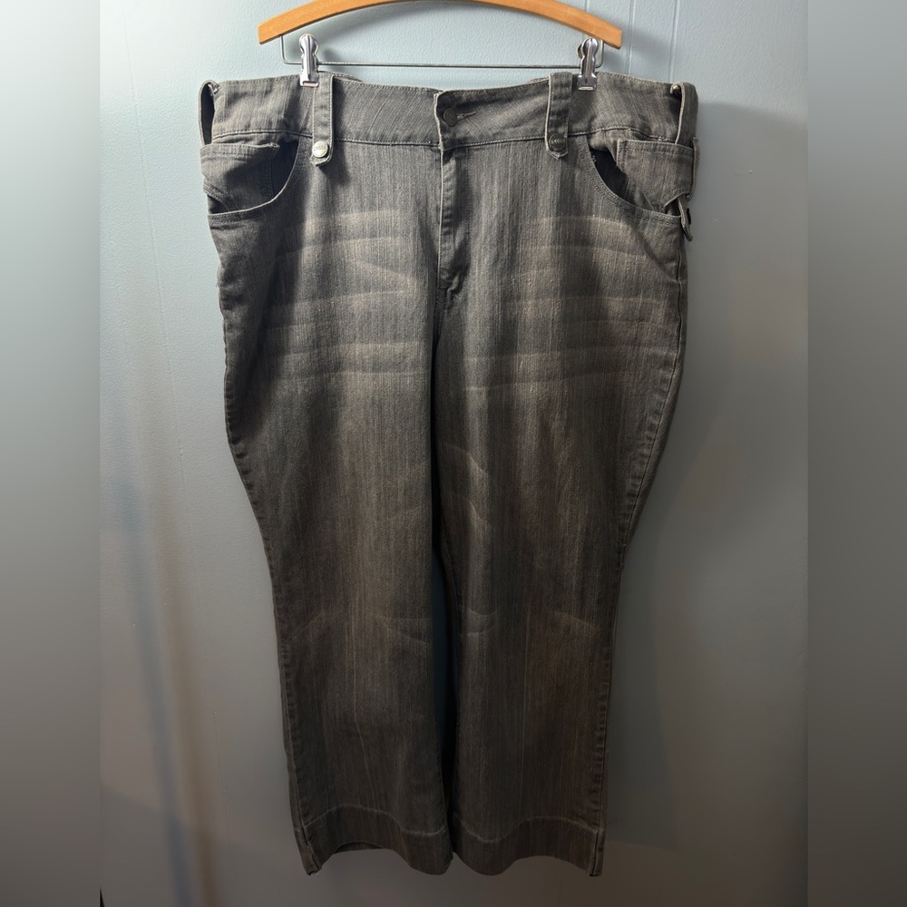 G. TTON Style Jeans, Size 24, Gray.